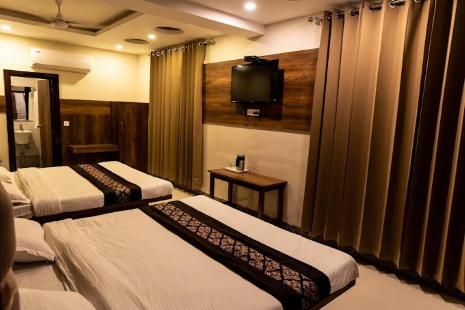 Hotel Arihant Palace , Katra คาตรา ภายนอก รูปภาพ